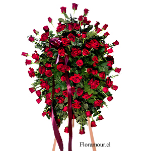 Magnífica composicin floral de condolencias con rosas seleccionadas (Alt. 1,70 mts.) Altares y recintos ceremoniales. Slo Santiago de Chile